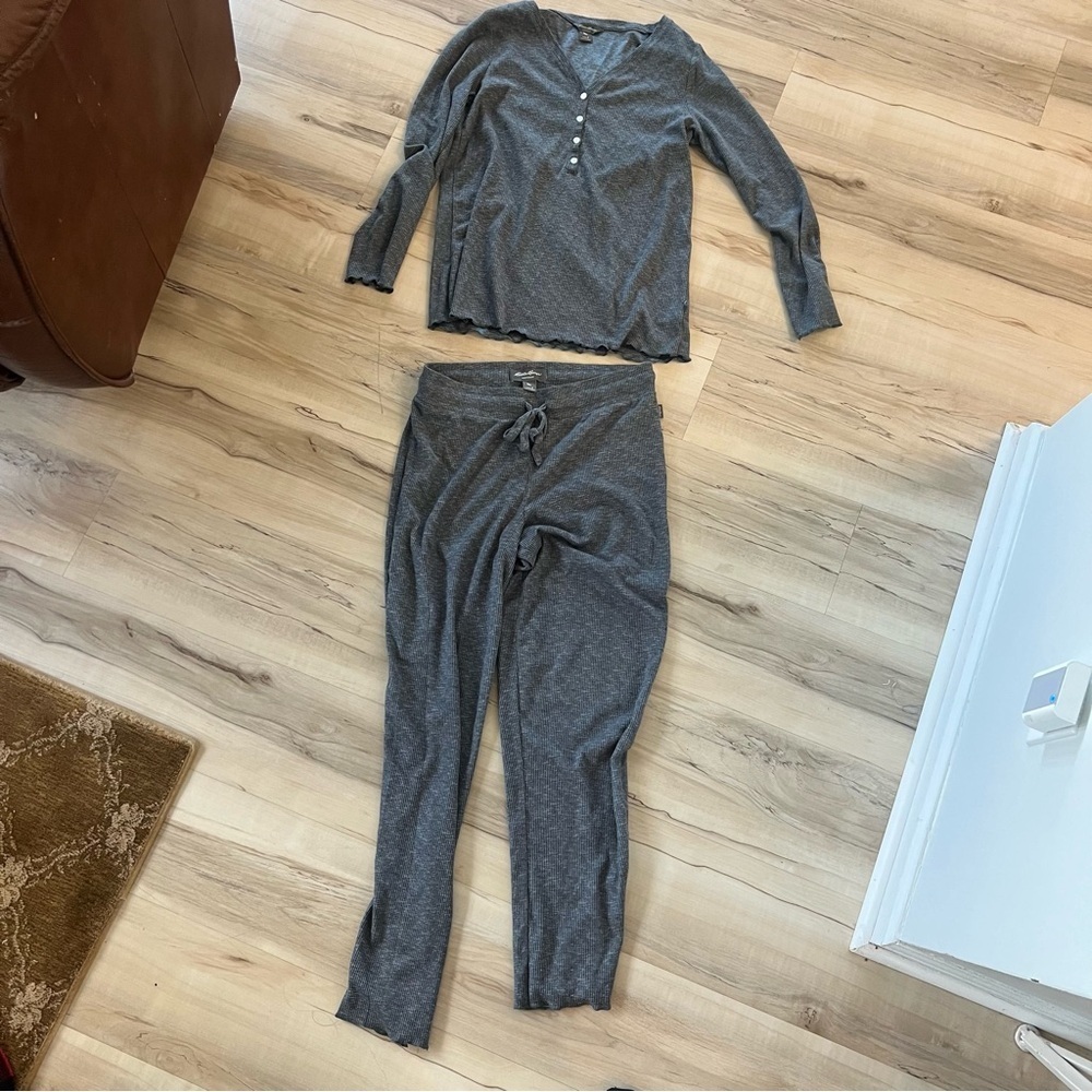 Women's Gray Sleepwear Set - Picture 10 of 12
